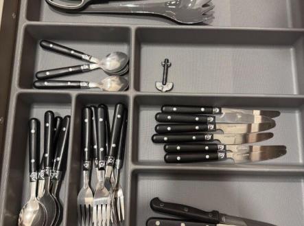 základní vybavení KL, vč. nádobí