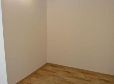 ložnice od dveří