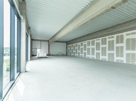 Pronájem - obchodní prostor, 410 m²