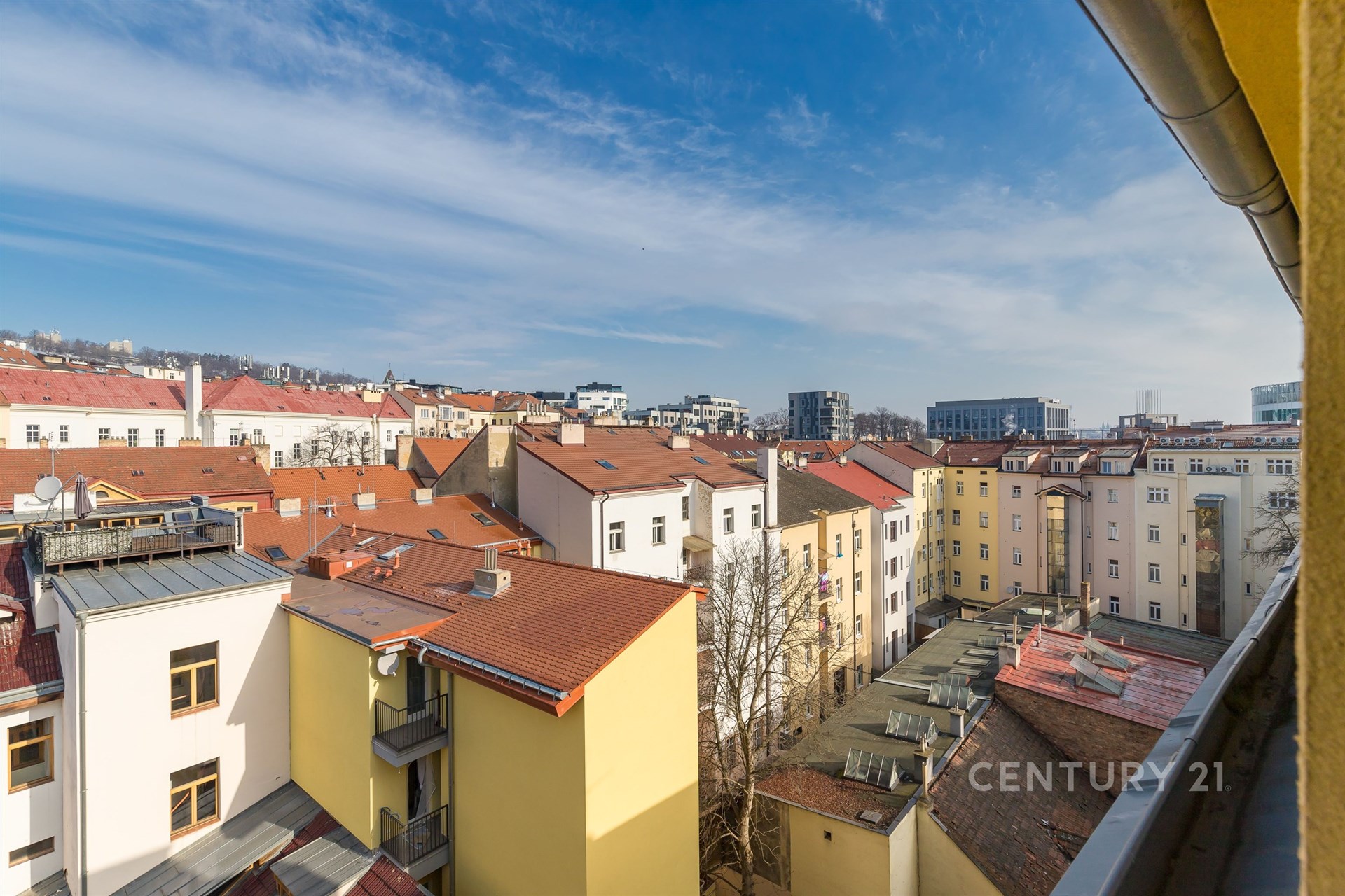 Pohled z obývacího pokoje severo-východ