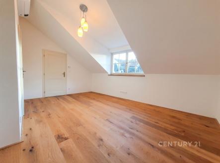 Pronájem bytu, 2+1, 83 m²