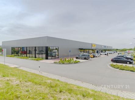 Pronájem obchodní prostory, 410 m²
