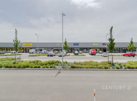 Pronájem obchodní prostory, 450 m²