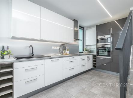 Pronájem bytu, 4+kk, 120 m²