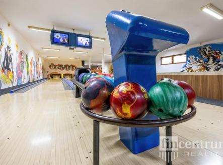 Prodej komerčního objektu, jiný, 1 698 m² obrázek