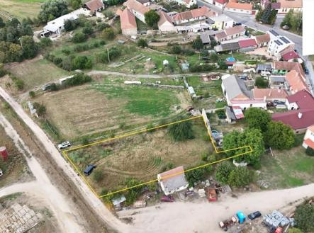 Prodej pozemku pro bydlení, 1 858 m²