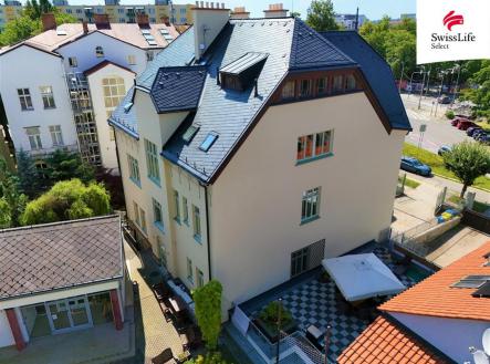 Pronájem - obchodní prostor, 187 m²