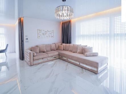 Prodej domu/vily, 221 m² obrázek