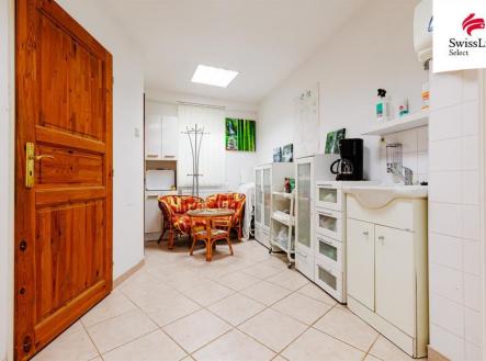 Prodej obchodní prostor, 200 m²