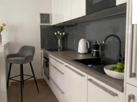 Pronájem bytu, 2+kk, 60 m²