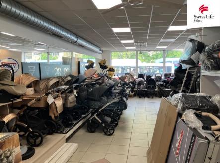 Pronájem obchodní prostory, 456 m²