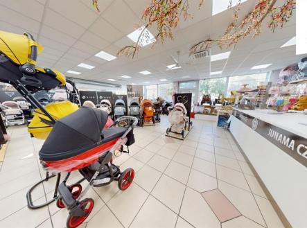 Pronájem obchodní prostory, 456 m²