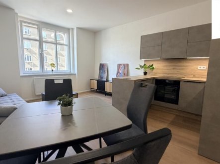 Pronájem bytu 2+kk 58 m2 Jeseniova, Praha