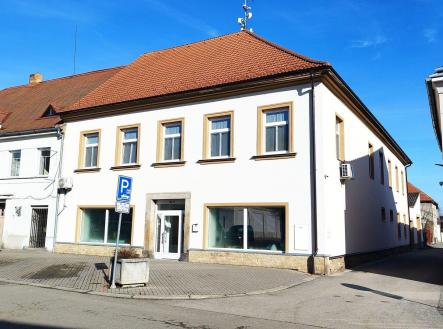 Pronájem obchodní prostor