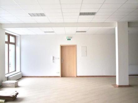 Pronájem obchodní prostor, 285 m²