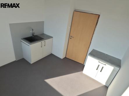 Pronájem kanceláře, 67 m²