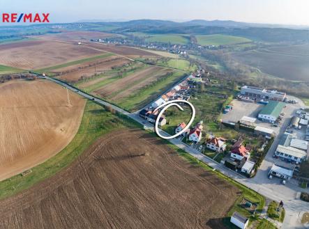 Prodej - pozemek pro bydlení, 716 m² obrázek