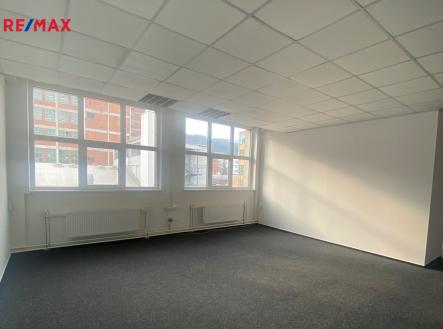 Pronájem - kanceláře, 75 m²