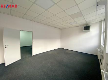 Pronájem - kanceláře, 75 m²