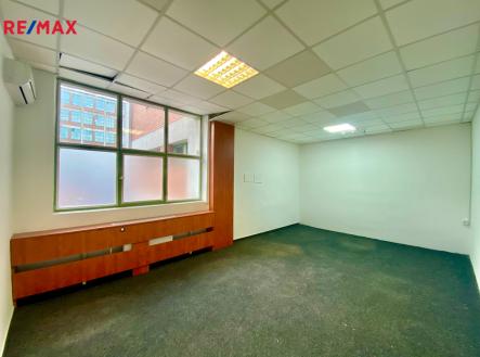 Pronájem - kanceláře, 75 m²