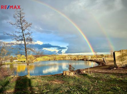 Prodej pozemku pro komerční výstavbu, 8 000 m²