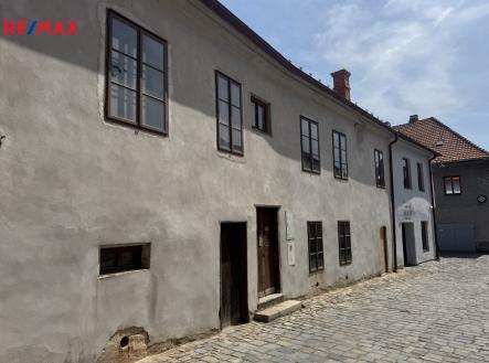 Prodej nájemního domu, 650 m²