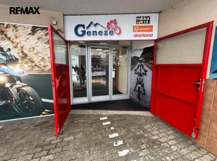 Pronájem obchodní prostory, 226 m²
