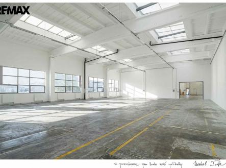 Pronájem výrobní prostor, 1 273 m²