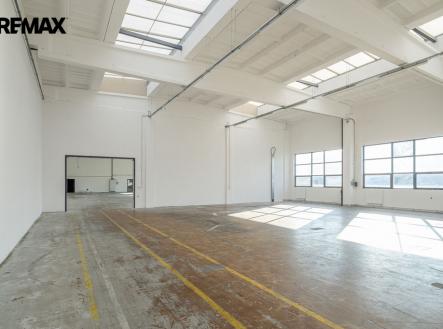 Pronájem výrobní prostor, 1 273 m²