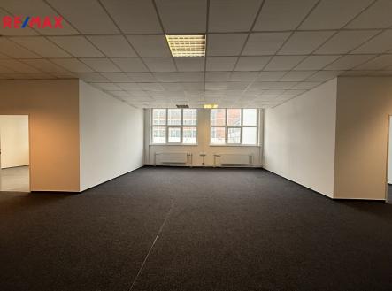 Pronájem kanceláře, 146 m²