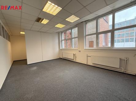 Pronájem kanceláře, 146 m²
