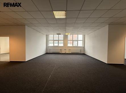 Pronájem kanceláře, 146 m²