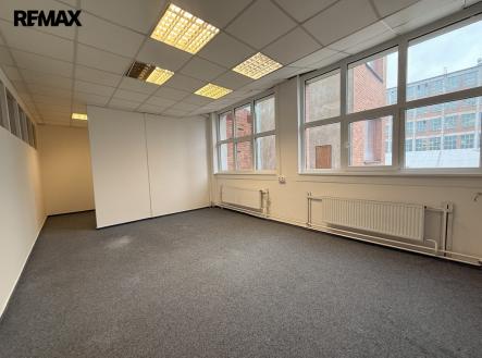Pronájem kanceláře, 146 m²