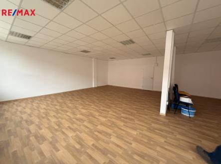 Pronájem kanceláře, 77 m²