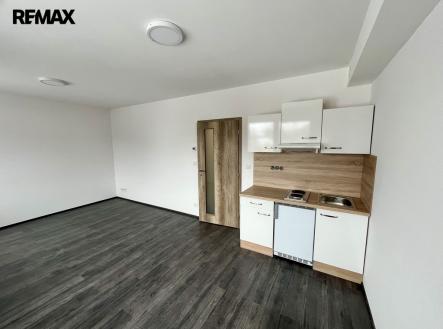 Pronájem bytu, 1+kk, 27 m²
