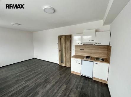 Pronájem bytu, 1+kk, 27 m²