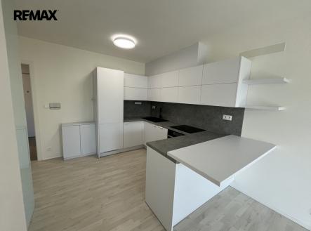 Pronájem bytu, 1+kk, 28 m²