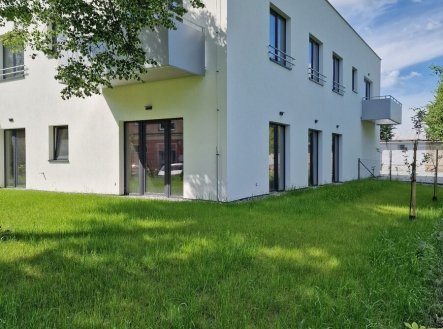 Prodej bytu 4kk s balkonem a parkováním, Holešov