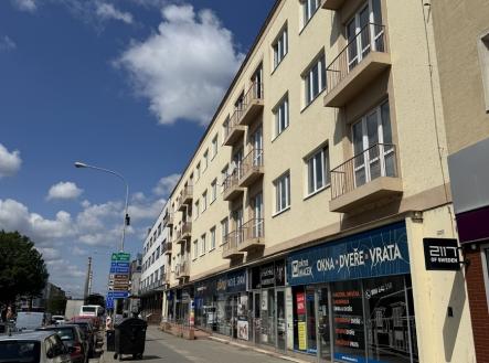 Pronájem obchodní prostory, 129 m²