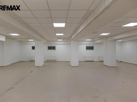 Pronájem obchodní prostory, 400 m²