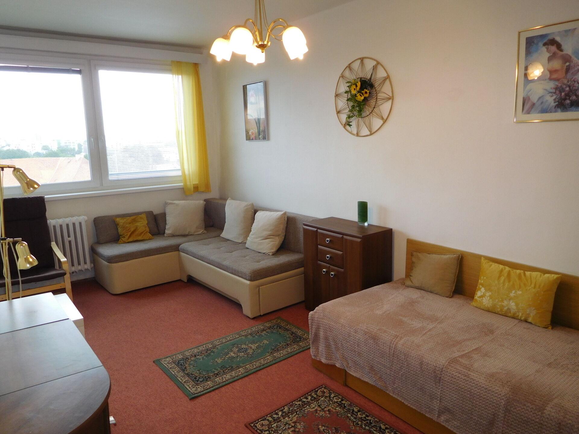 Byt 1+1, 30m2, kompletně a velmi hezky zařízený, u metra B - Hloubětín