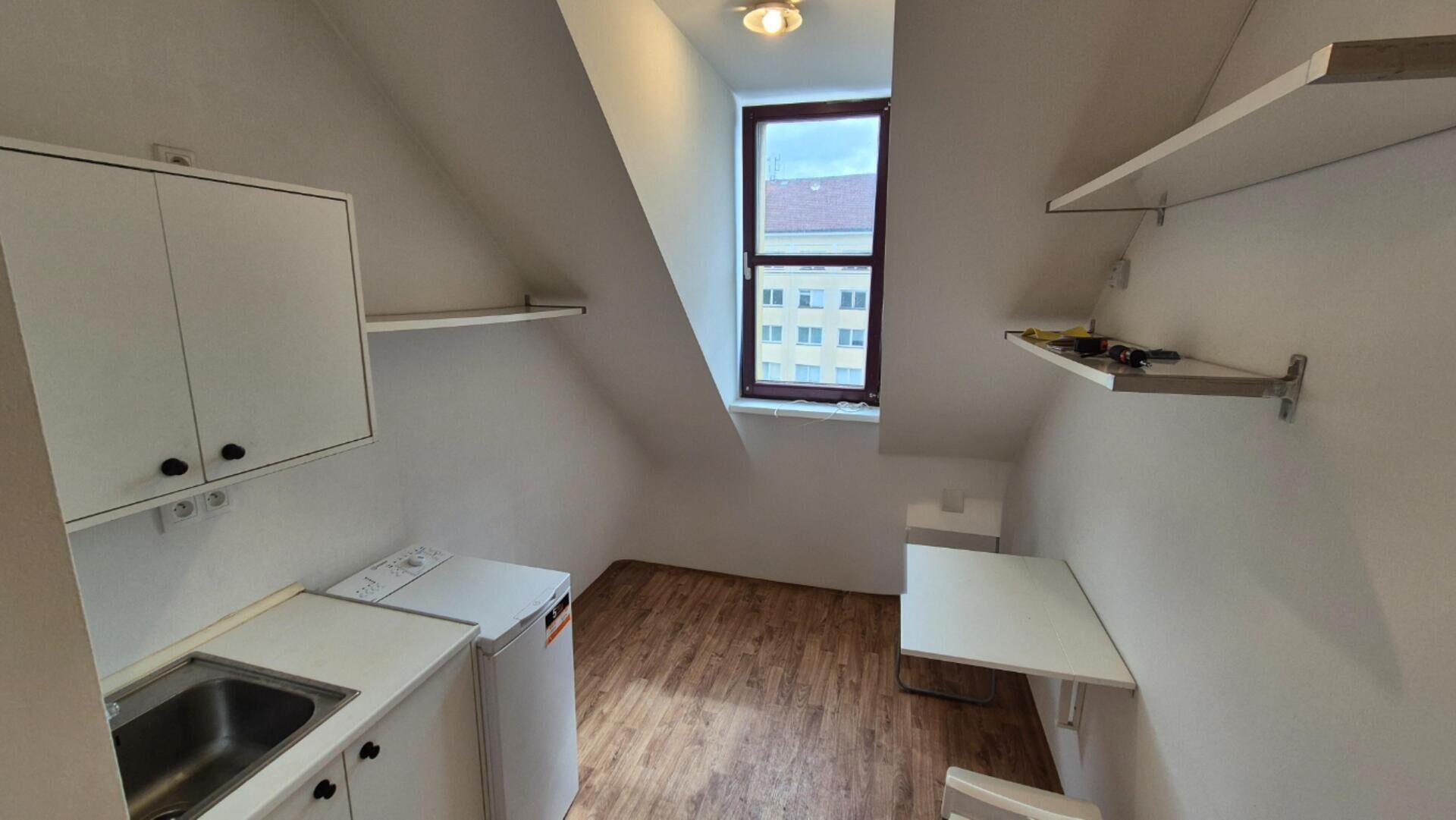 Prodej zařízené malé garsonky v centru města