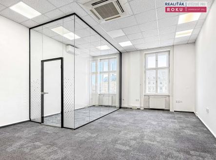 Pronájem kanceláře, 257 m²