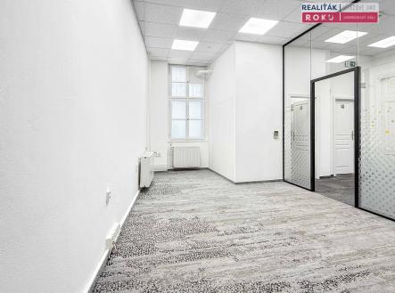 Pronájem kanceláře, 257 m²