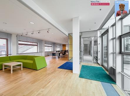 Pronájem kanceláře, 141 m²