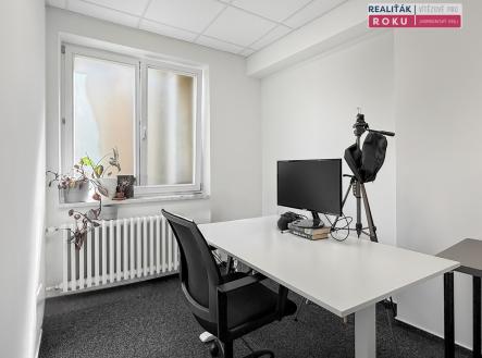 Pronájem kanceláře, 92 m²