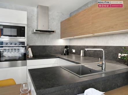 Pronájem bytu, 2+kk, 42 m²