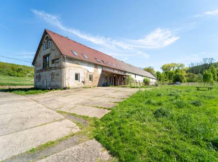 Prodej zemědělského objektu, 999 m²