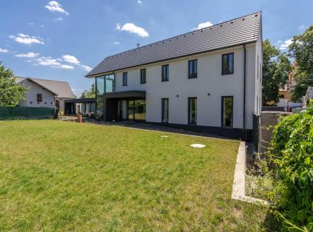 Prodej komerčního objektu, jiný, 237 m²