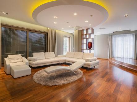 Prodej domu/vily, 700 m²